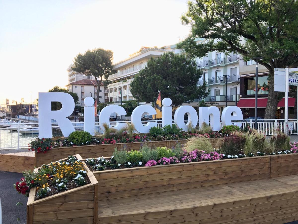 Hotel Levante Convenzionato Oltremare E Italia In Miniatura Riccione Exterior foto